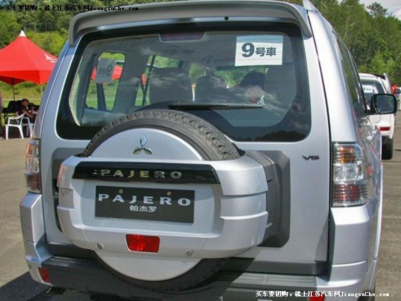 帕杰羅
車身外觀第7張
點擊查看下一張清晰大圖