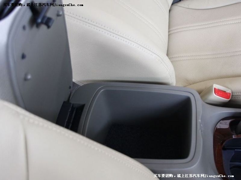 名馭
車廂座椅第7張
點擊查看下一張清晰大圖