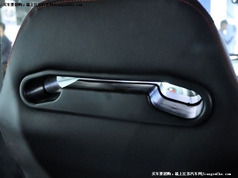 蓮花L3
車廂座椅第7張
點擊查看下一張清晰大圖