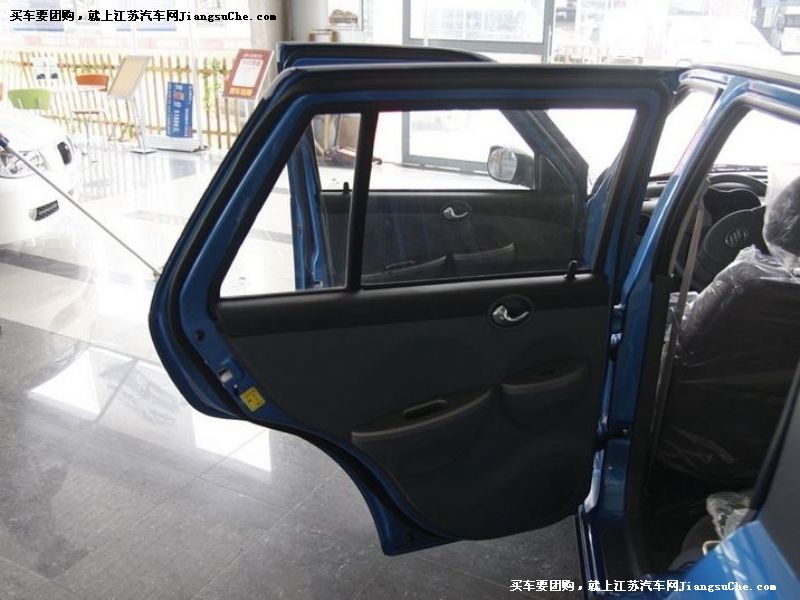 力帆320
車廂座椅第7張
點擊查看下一張清晰大圖