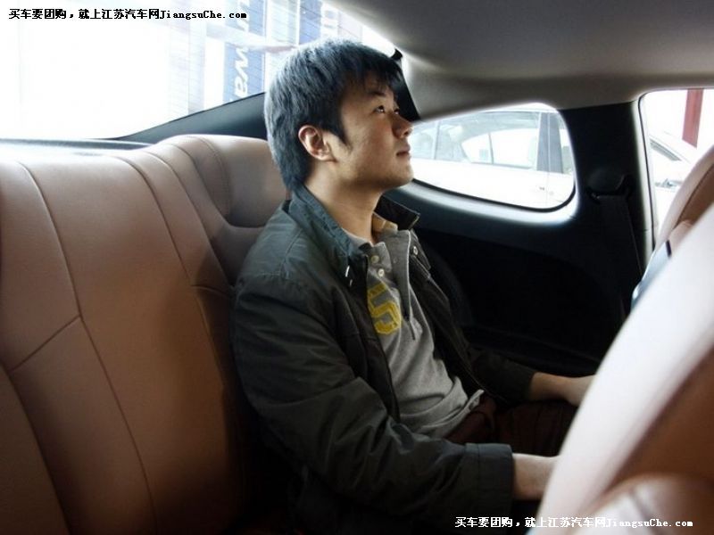 勞恩斯-酷派
車廂座椅第7張
點擊查看下一張清晰大圖